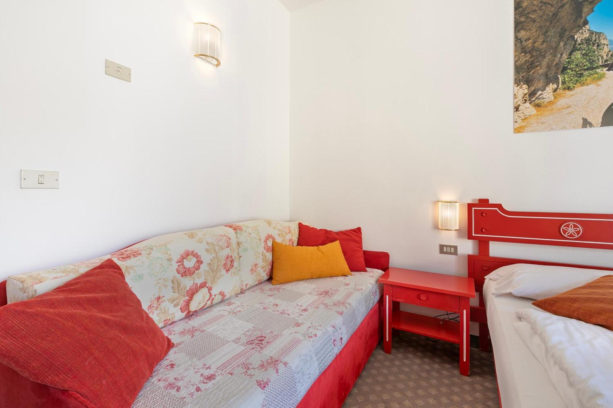 Bike & Wind Hotel Villa Maria Torbole Sul Garda Ngoại thất bức ảnh