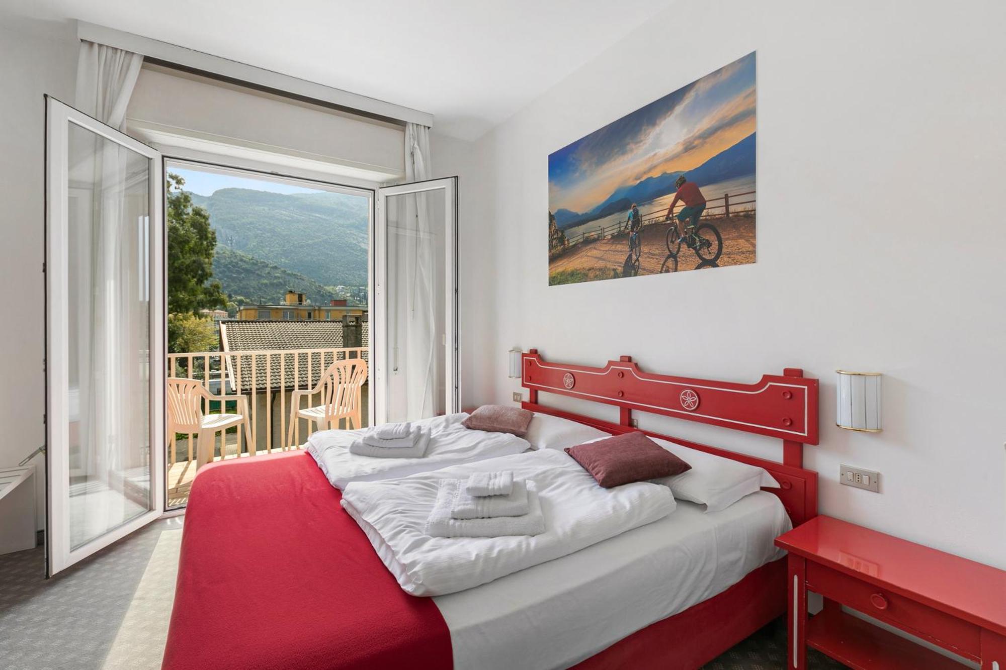 Bike & Wind Hotel Villa Maria Torbole Sul Garda Ngoại thất bức ảnh