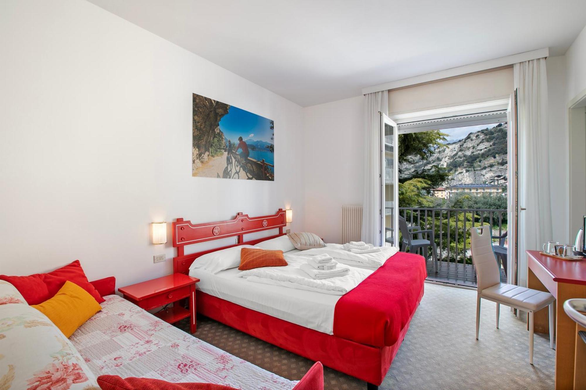 Bike & Wind Hotel Villa Maria Torbole Sul Garda Ngoại thất bức ảnh
