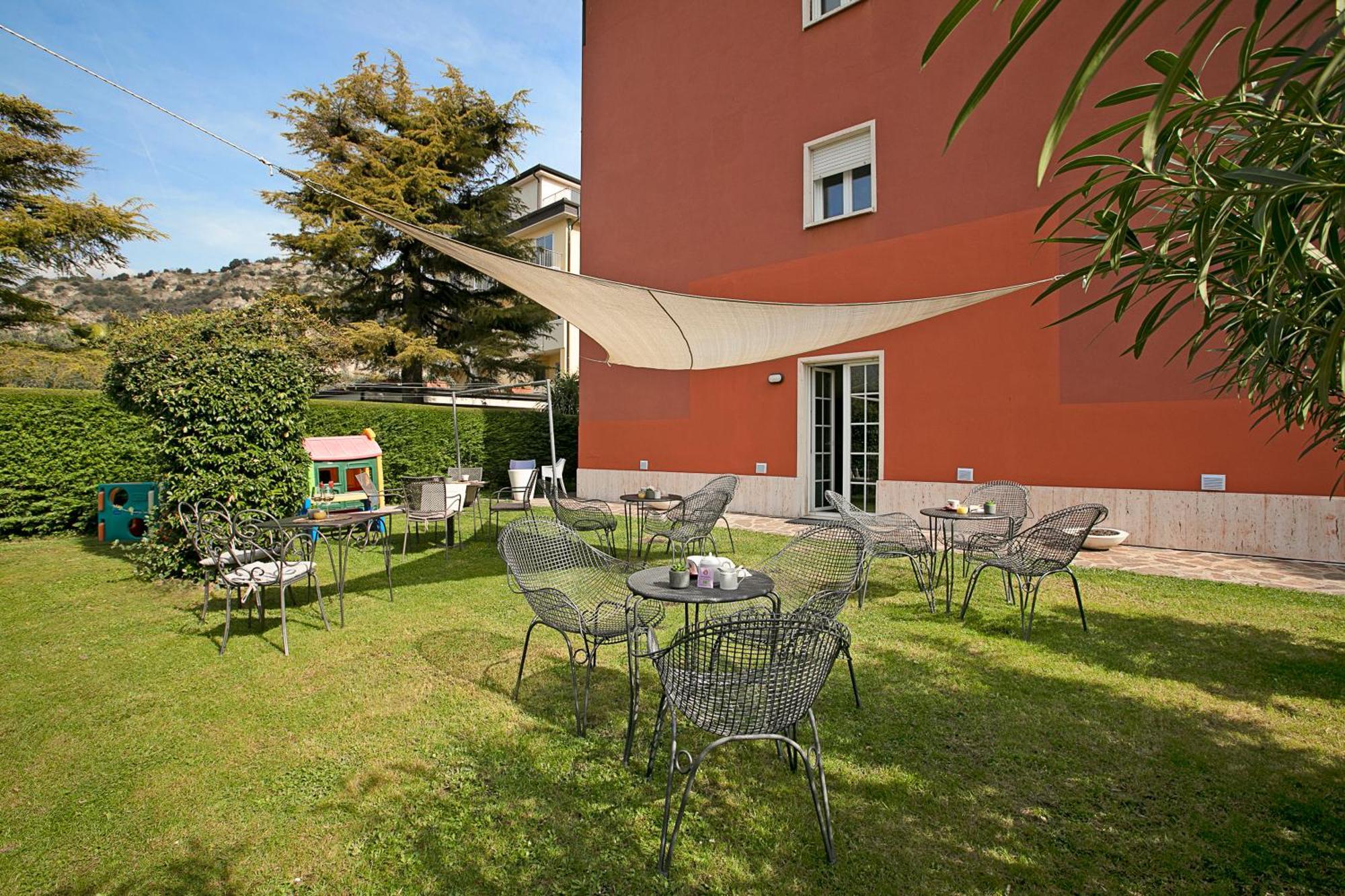 Bike & Wind Hotel Villa Maria Torbole Sul Garda Ngoại thất bức ảnh