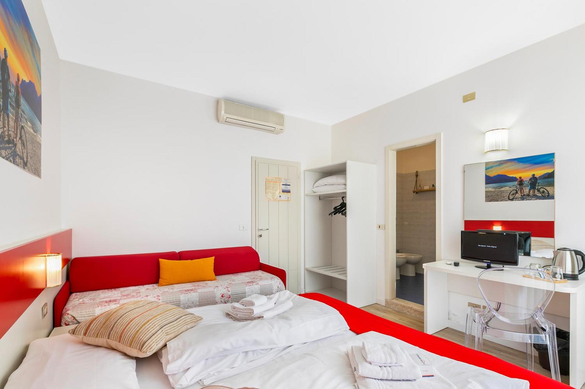 Bike & Wind Hotel Villa Maria Torbole Sul Garda Ngoại thất bức ảnh