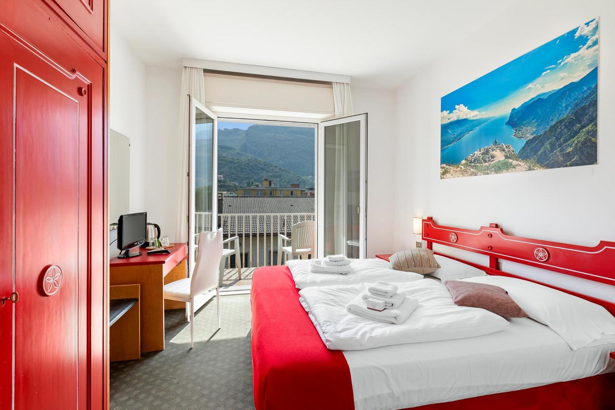 Bike & Wind Hotel Villa Maria Torbole Sul Garda Ngoại thất bức ảnh