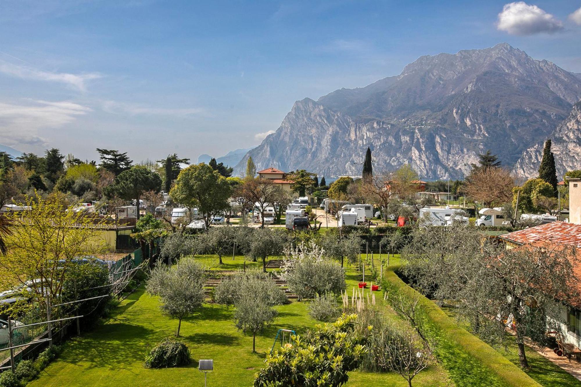 Bike & Wind Hotel Villa Maria Torbole Sul Garda Ngoại thất bức ảnh