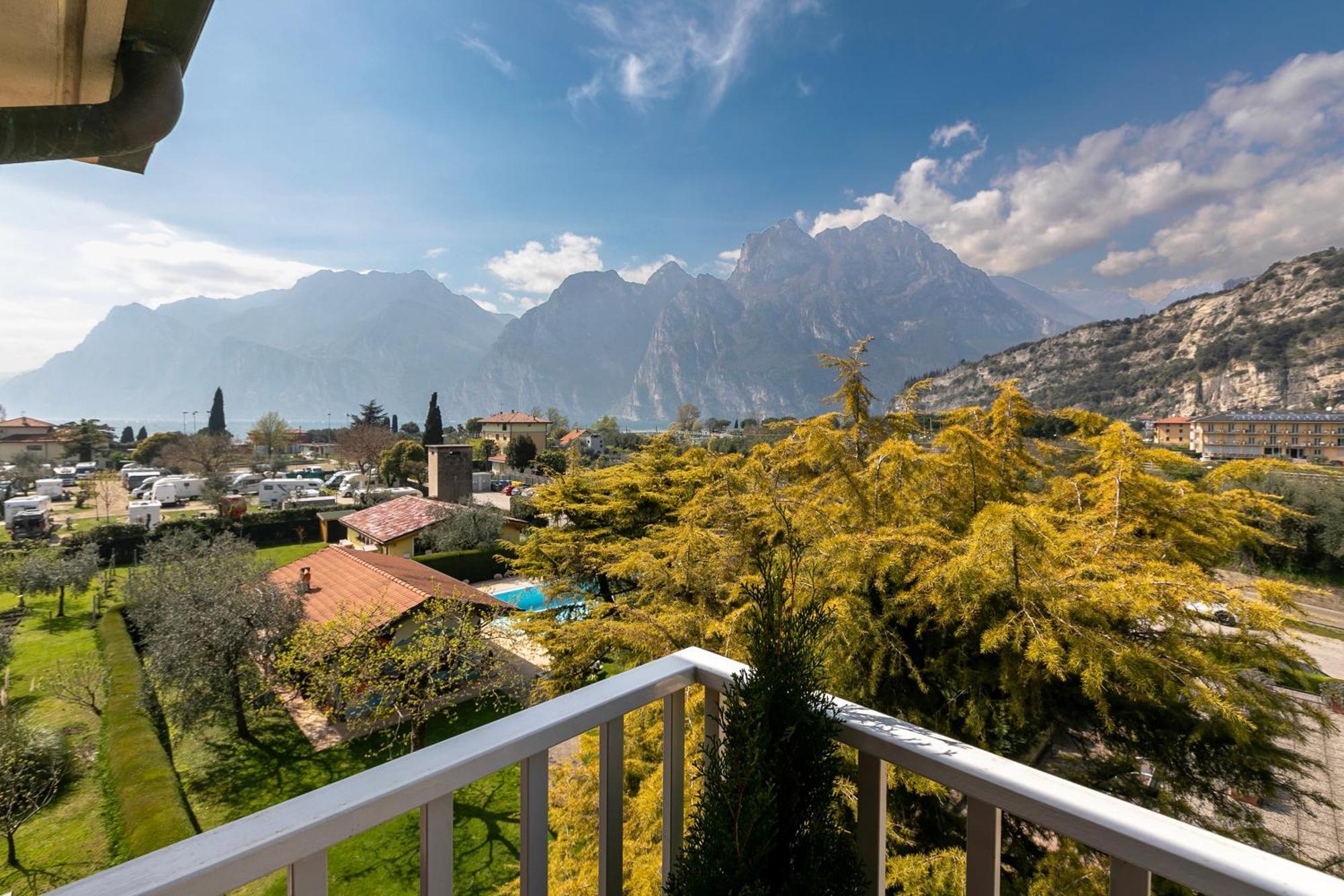 Bike & Wind Hotel Villa Maria Torbole Sul Garda Ngoại thất bức ảnh